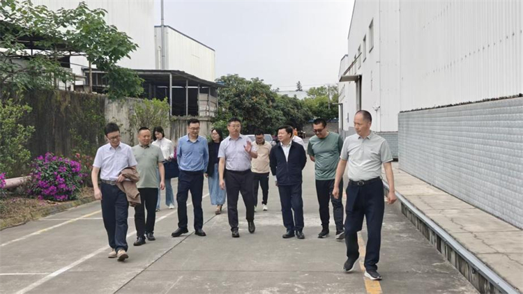省供销社党组副书记、监事会主任朱云赴龙泉调研省棉麻集团仓储服务工作